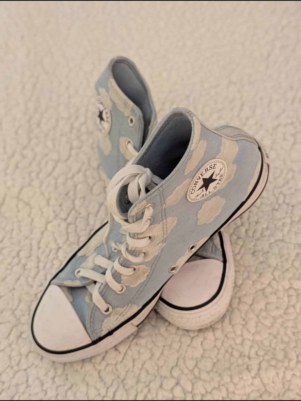 Great Condition: Converse Chuck Taylor All Star Clouds Kids 6